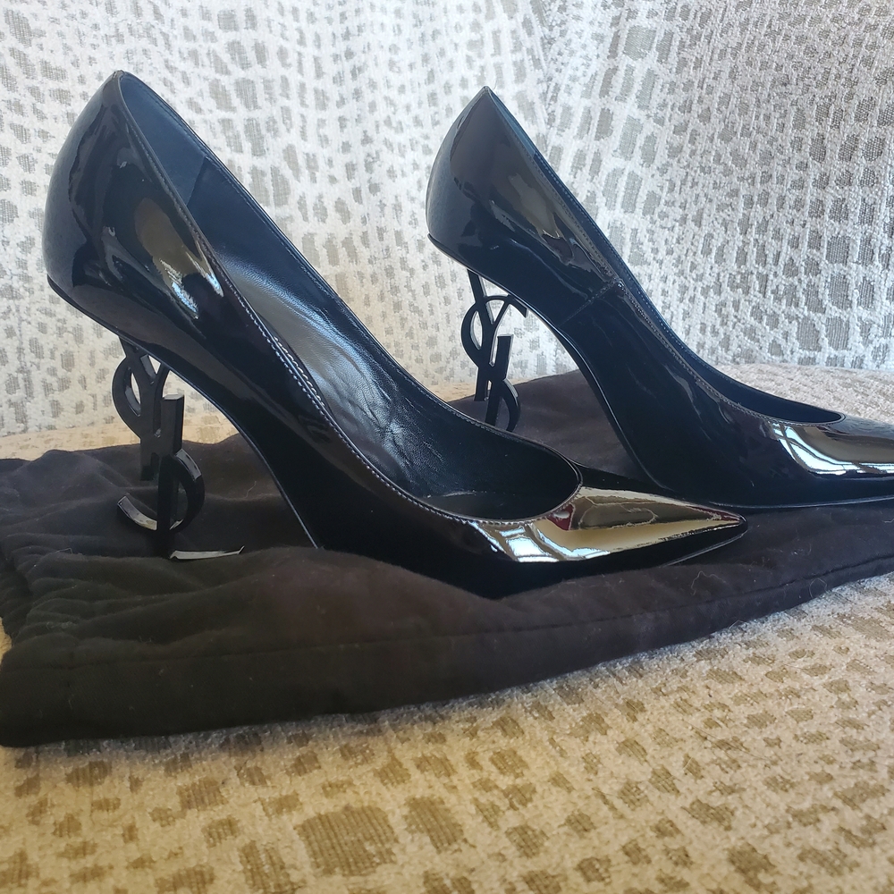 Elegant Black Patent Leather Women's Heels
